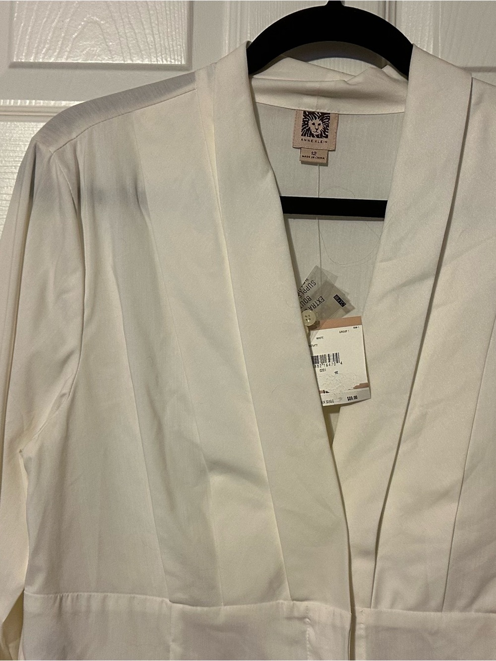 AK Anne Klein 12 Ivory Solid Woven Cotton Collared V- Neck Pleated , Button NWT